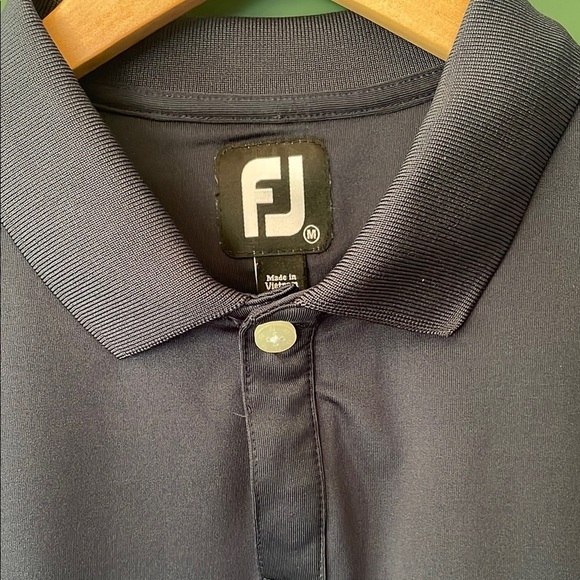 FootJoy Men's M Polo Shirt with Navy & Blue Colorblock Design - Picture 3 of 5